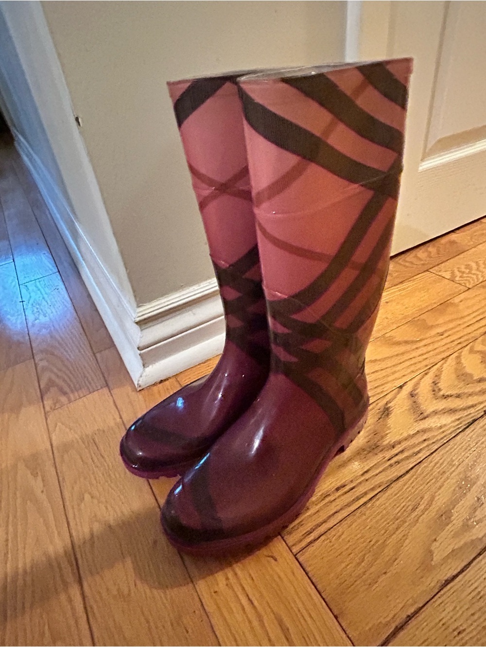 Like new- BURBERRY Check Tall Rain Boots Womens Size 37- I wear size 8